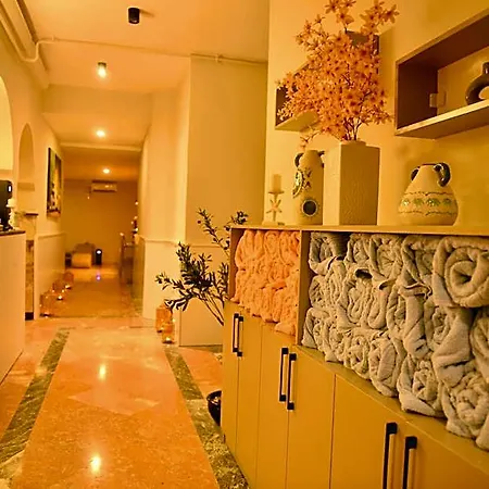 Rose Garden Premium Hotel